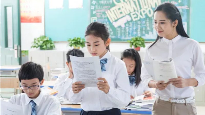 地铁与公交：培训学校选址的权衡之道